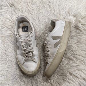 Veja Campo sneakers in the white and natural suede colorway women’s size 7